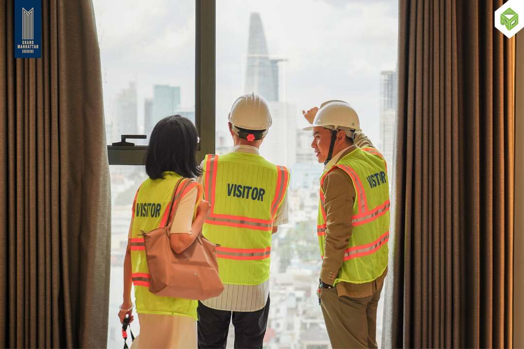 Đoàn khách trải nghiệm không gian sang trọng tại The Grand Manhattan