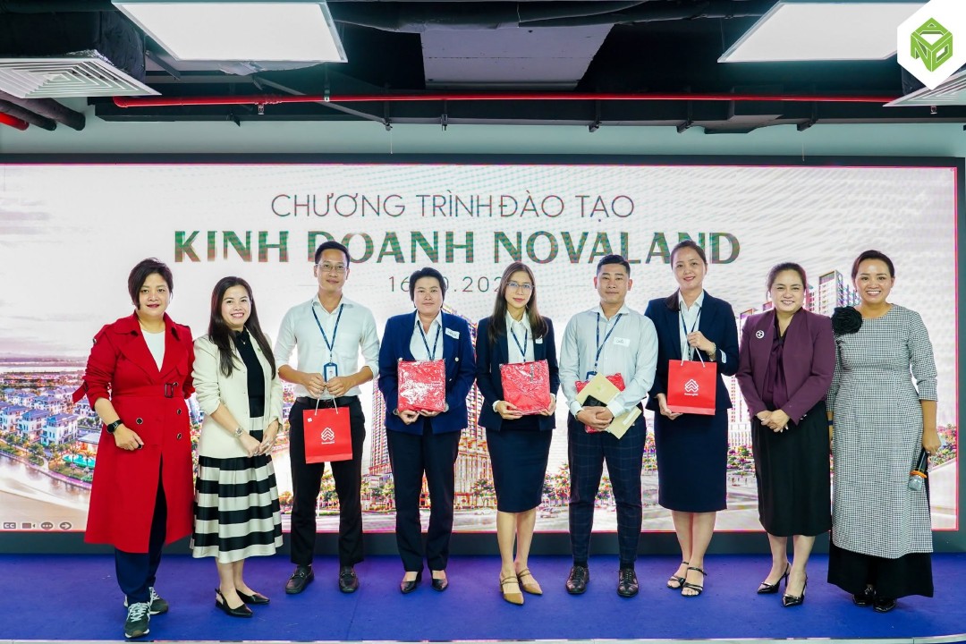 Đội ngũ kinh doanh tham dự chương trình đào tạo chuyên sâu của Novaland Group